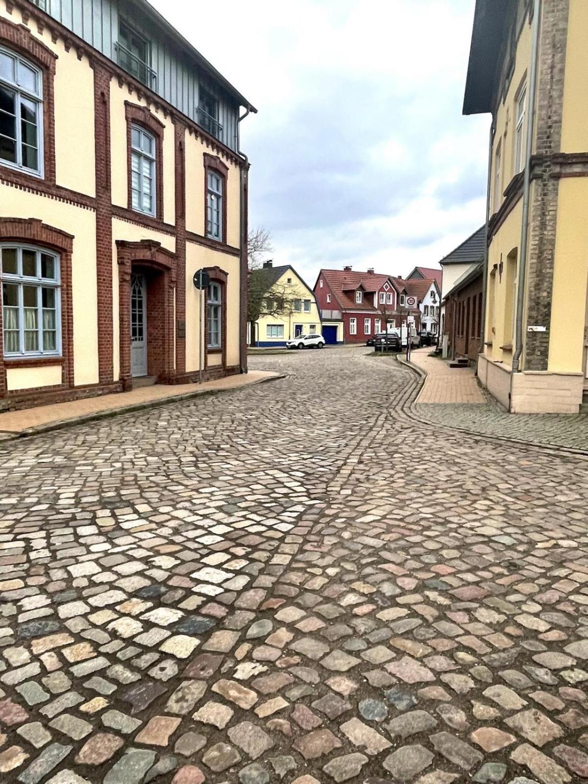 Alleenhuus Warin Exterior photo